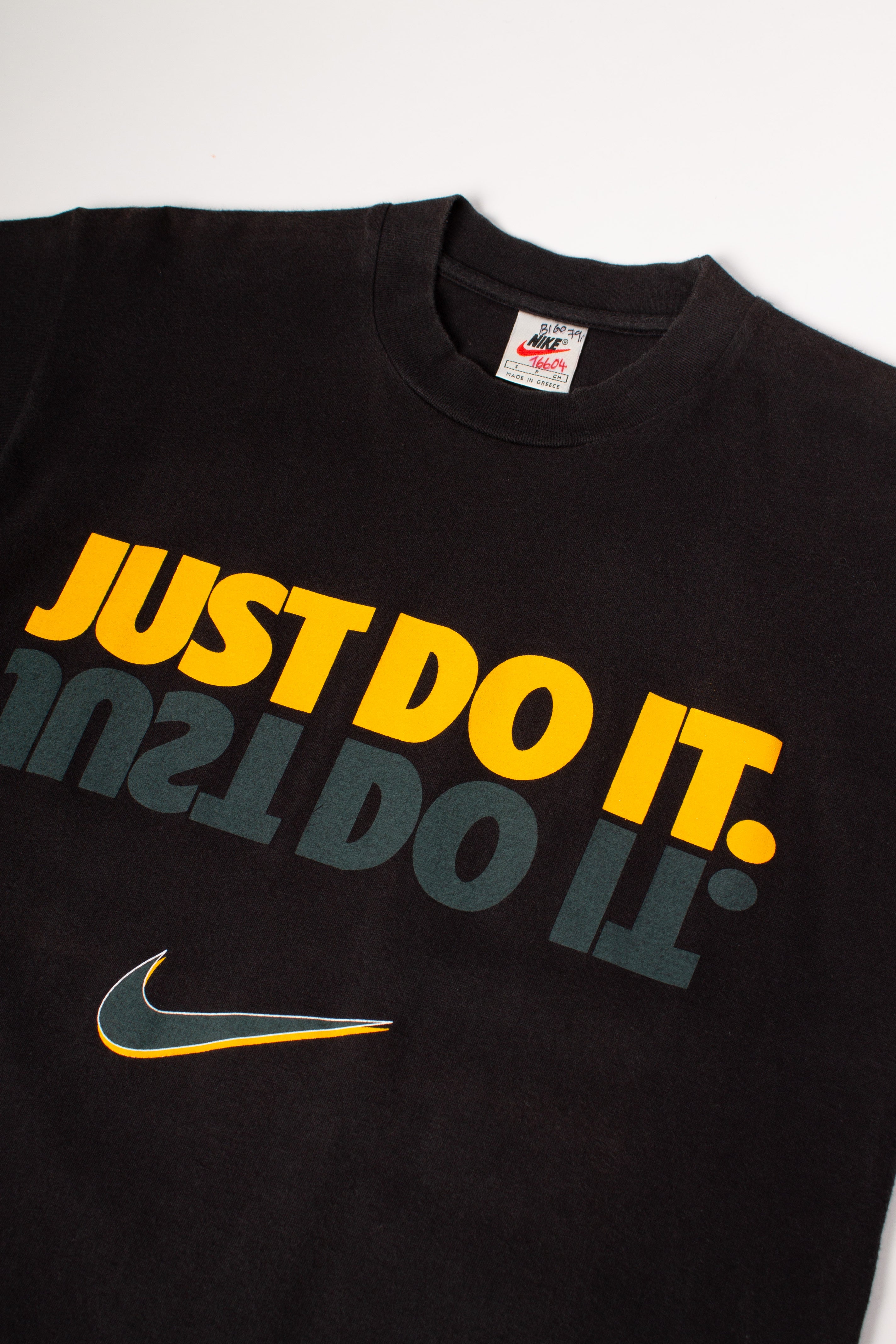 Nike 90s Slogan T-Shirt