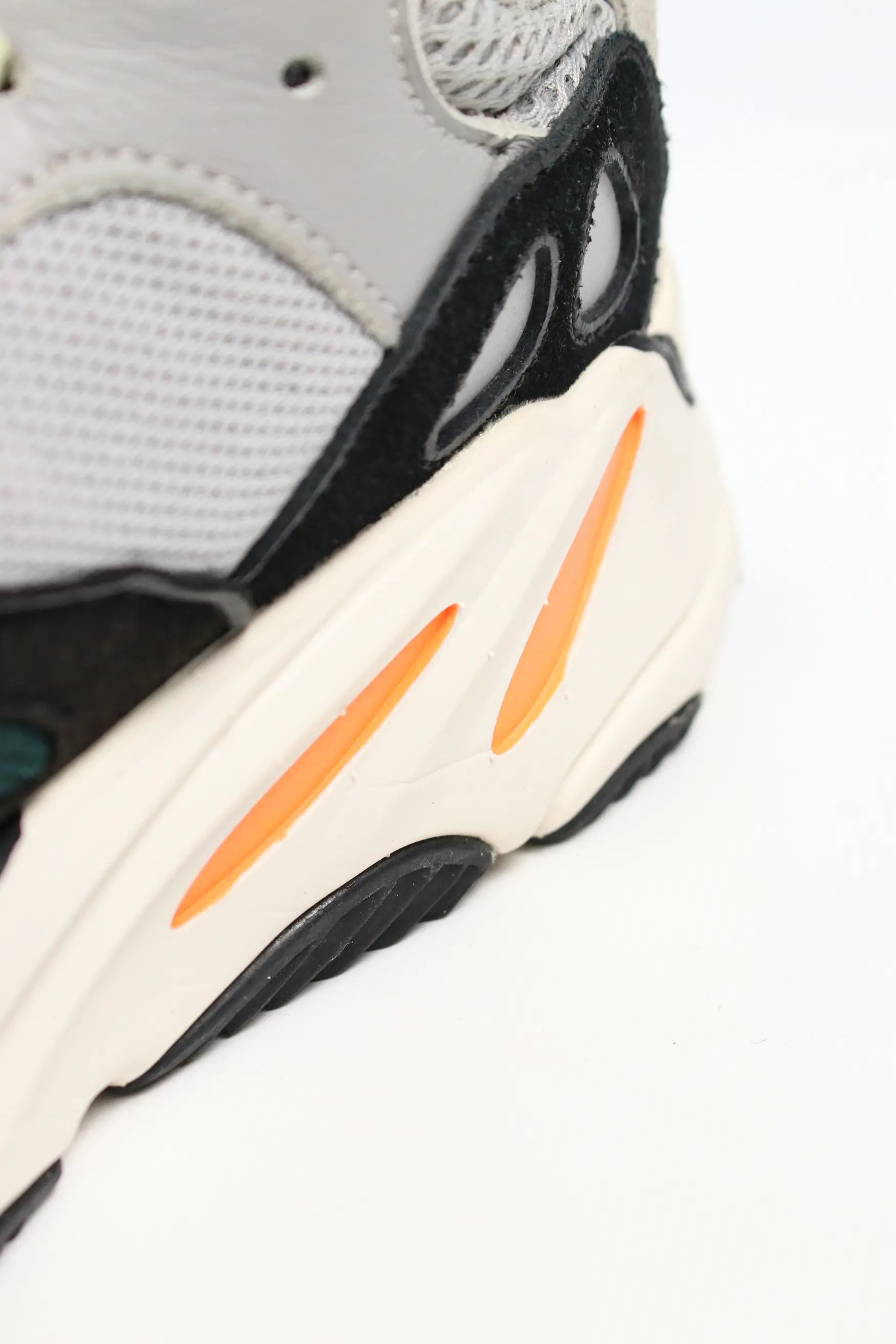 Yeezy 700 'Wave Runner'