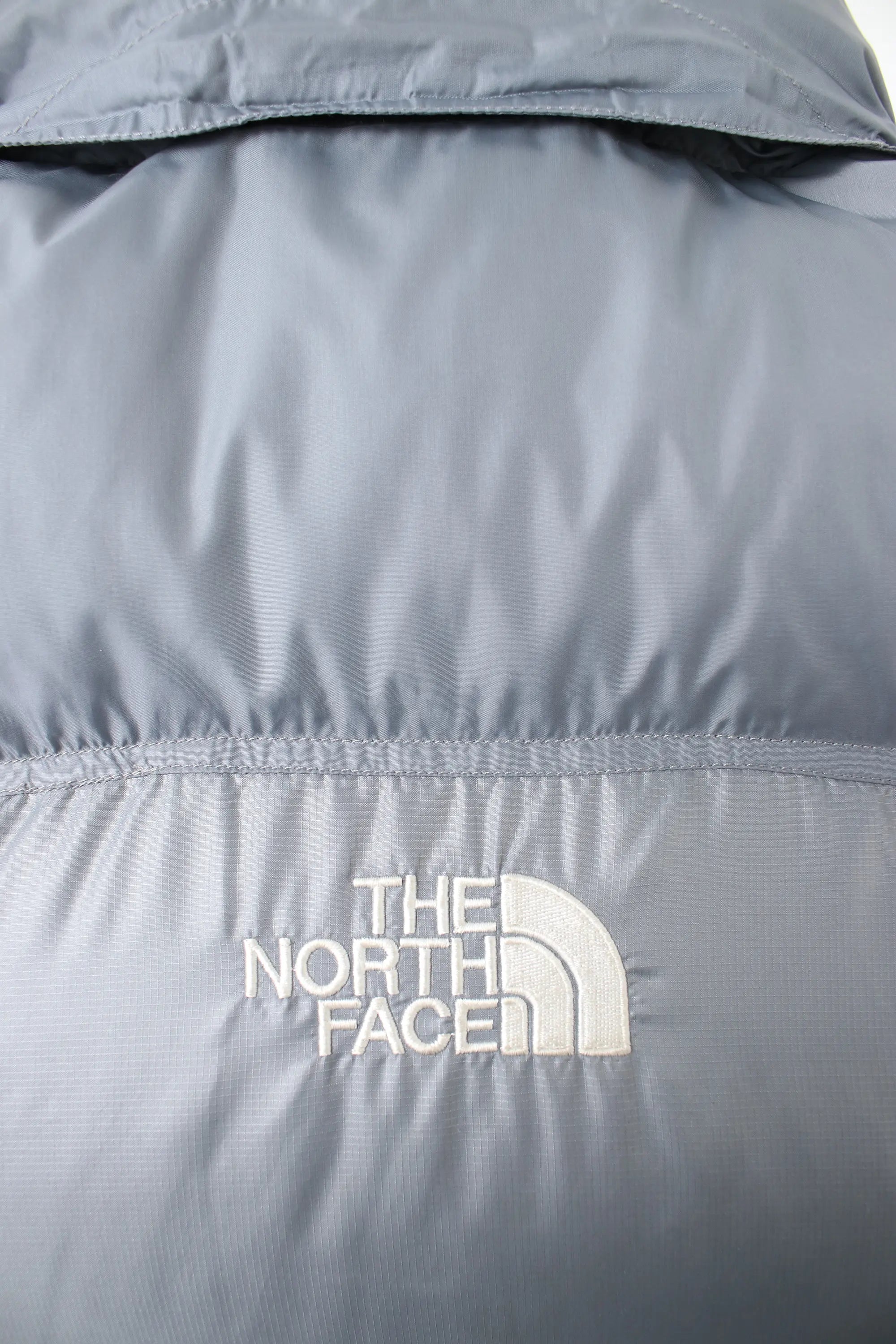 North Face Nuptse 700